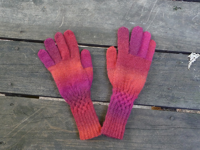 Knotty Gloves